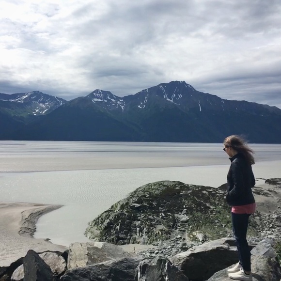 Meet your Posher, Lara - Picture 1 of 1